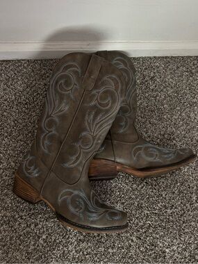 IUV Embroidered Cowboy Boots with Blue Stitching